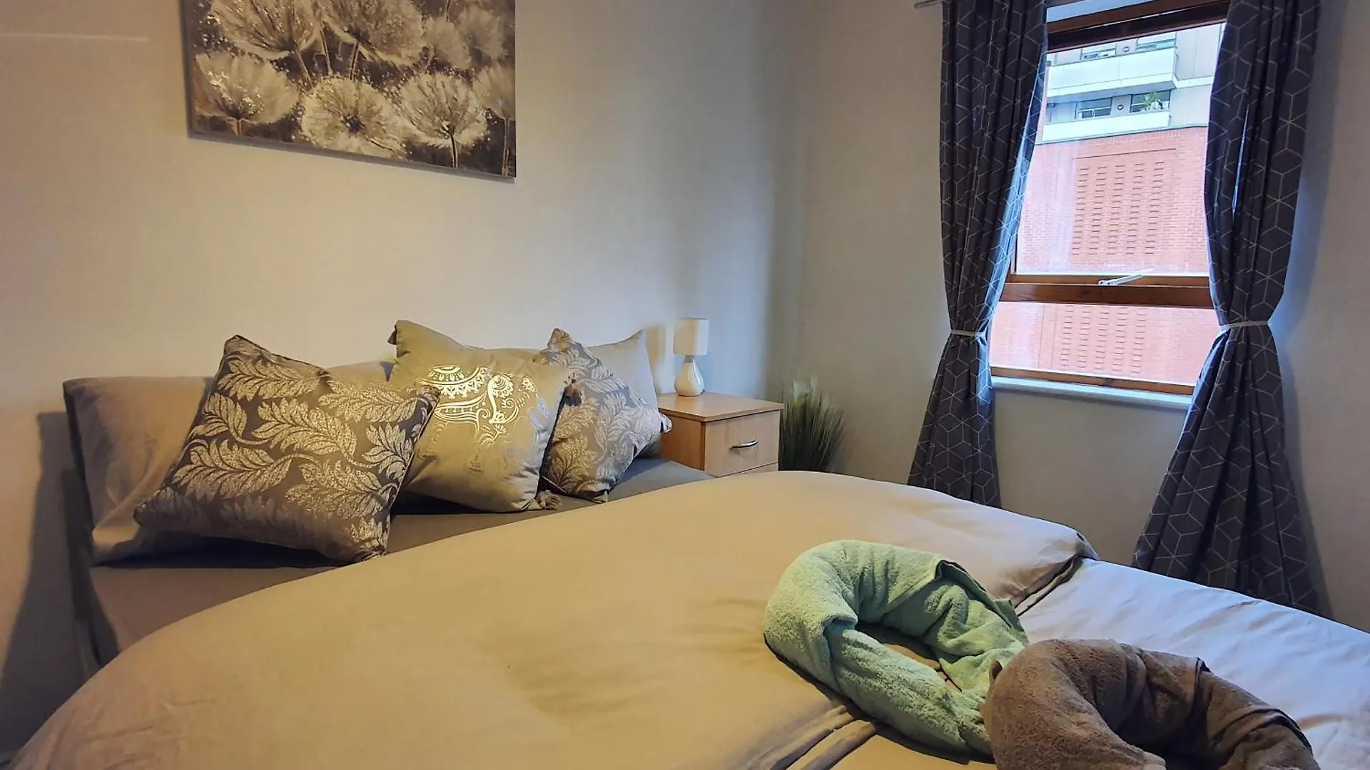All Saints Rooms London 0*,